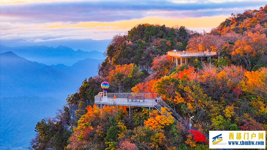 汉中龙头山：千枝万叶披霞锦 秋色斑斓碧云边(图4)