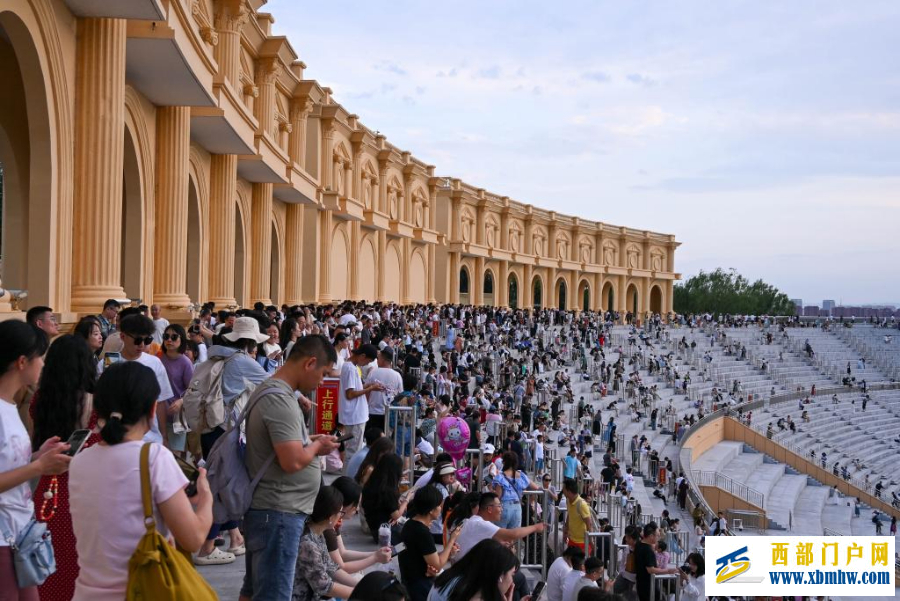 宁夏银川：览山公园迎暑期客流高峰(图6)