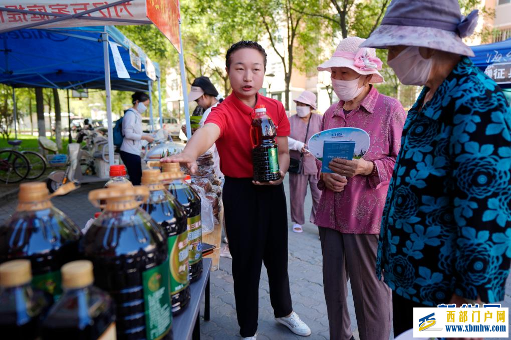 宁夏石嘴山：崇军助农迎“八一”(图4)