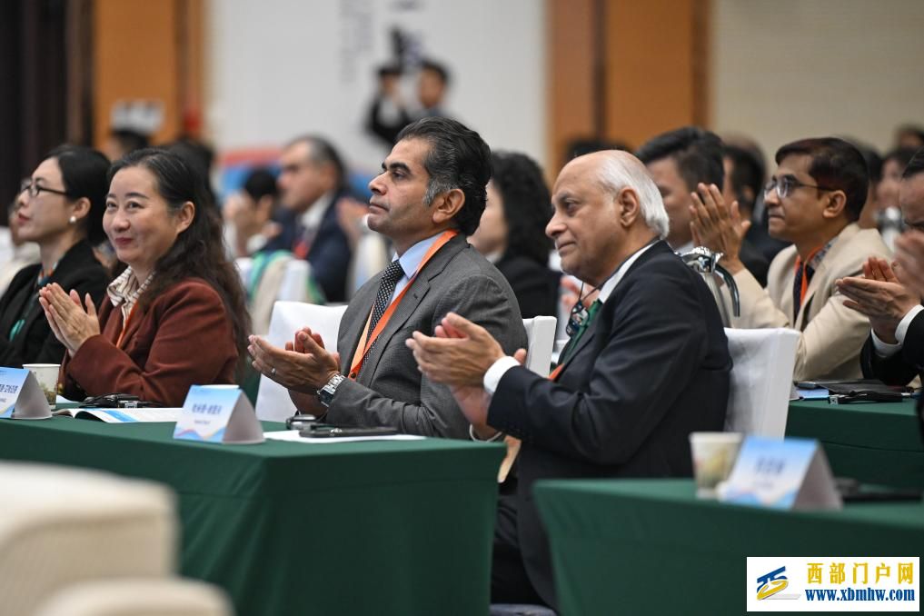 中国(喀什)—中亚南亚法治论坛(2025)在新疆喀什举行(图3) 中国(喀什)—中亚南亚法治论坛(2025)在新疆喀什举行(图3)