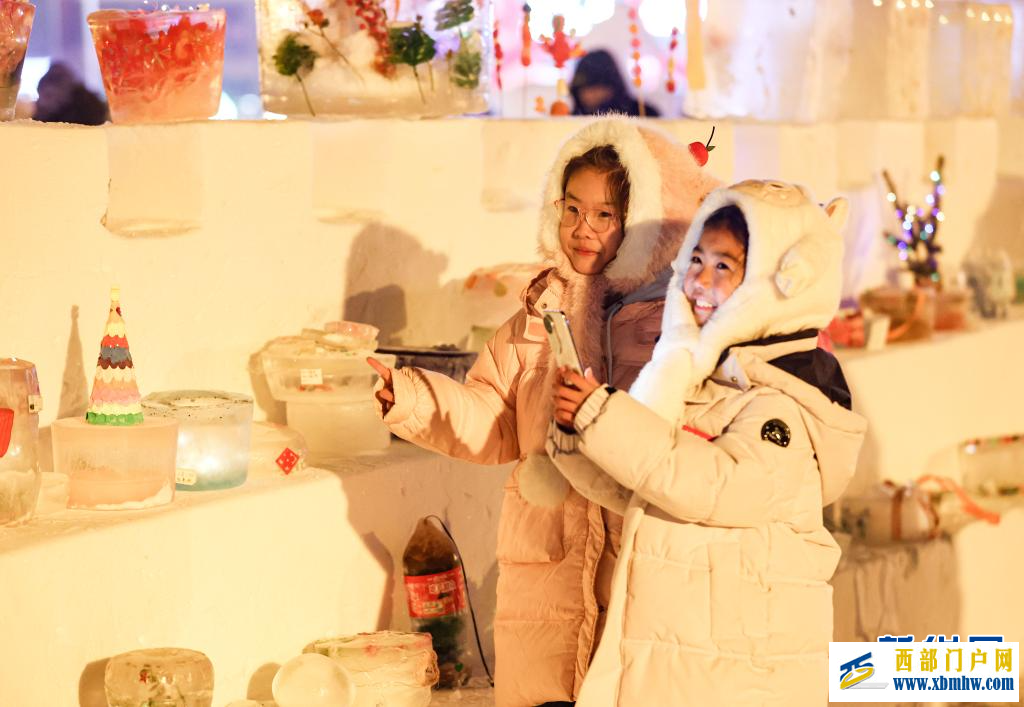 额尔古纳：2000余件冰灯作品照亮少儿梦想(图2)